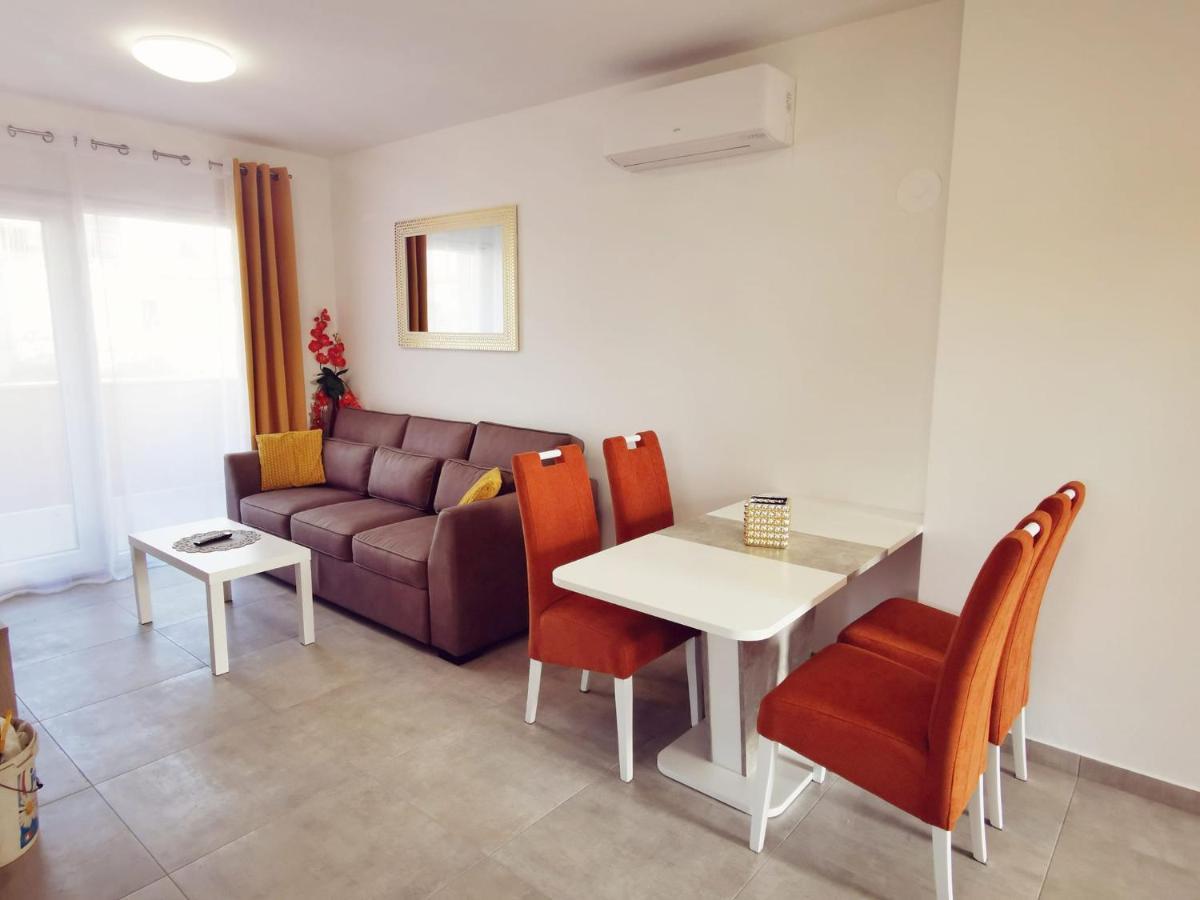 Apartmani Marco,Lukas,Patrick,David,Blizu Centra I Mora Sa Free Privatnim Parkingom Pula Eksteriør billede