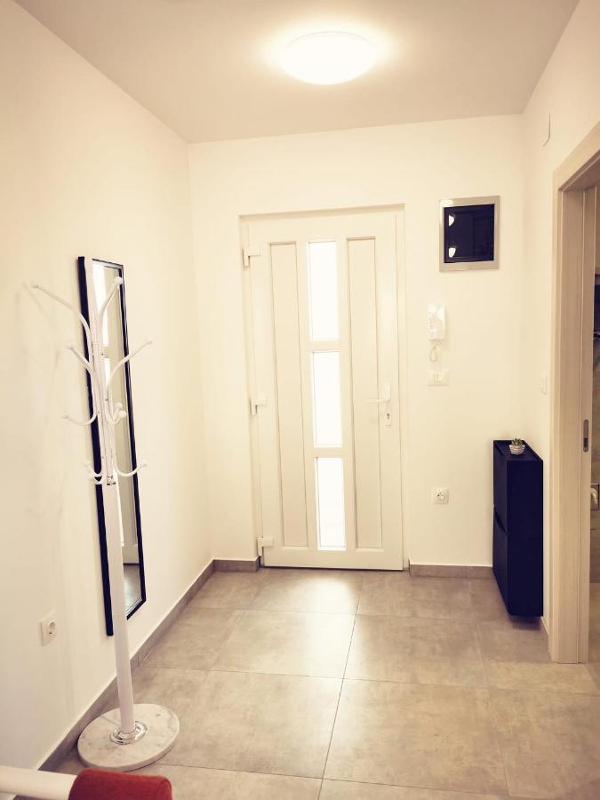 Apartmani Marco,Lukas,Patrick,David,Blizu Centra I Mora Sa Free Privatnim Parkingom Pula Eksteriør billede