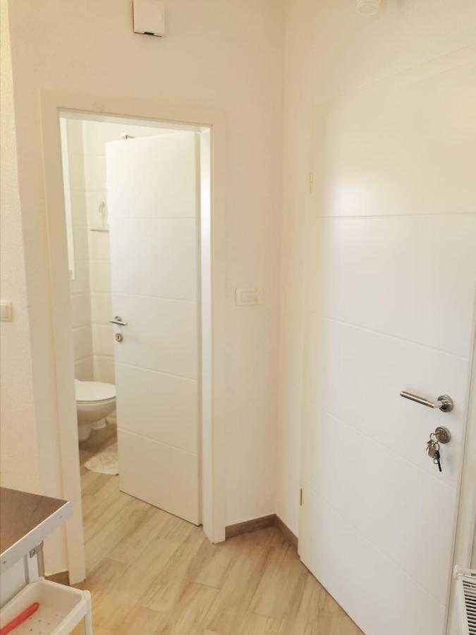 Apartmani Marco,Lukas,Patrick,David,Blizu Centra I Mora Sa Free Privatnim Parkingom Pula Eksteriør billede