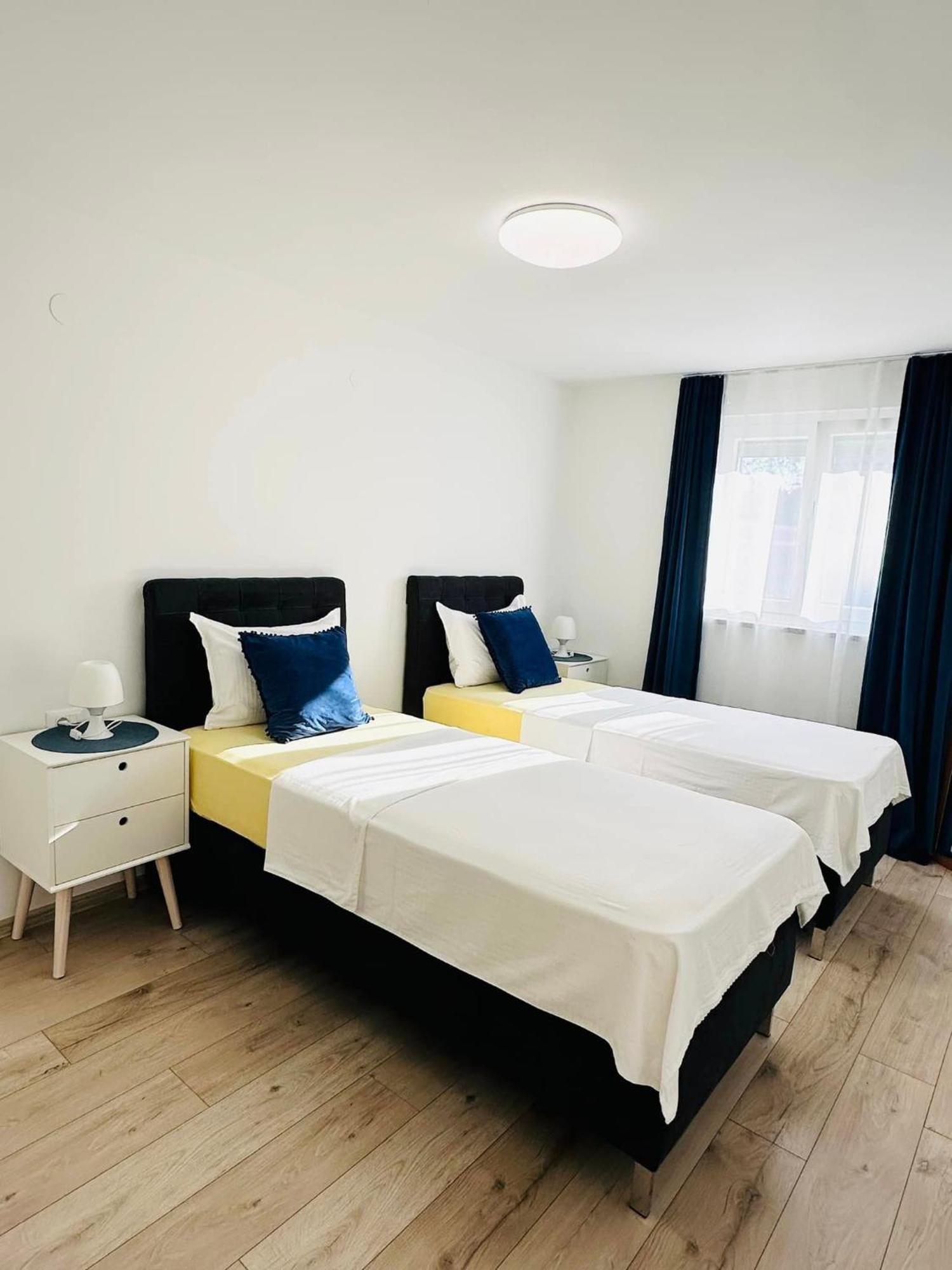 Apartmani Marco,Lukas,Patrick,David,Blizu Centra I Mora Sa Free Privatnim Parkingom Pula Eksteriør billede