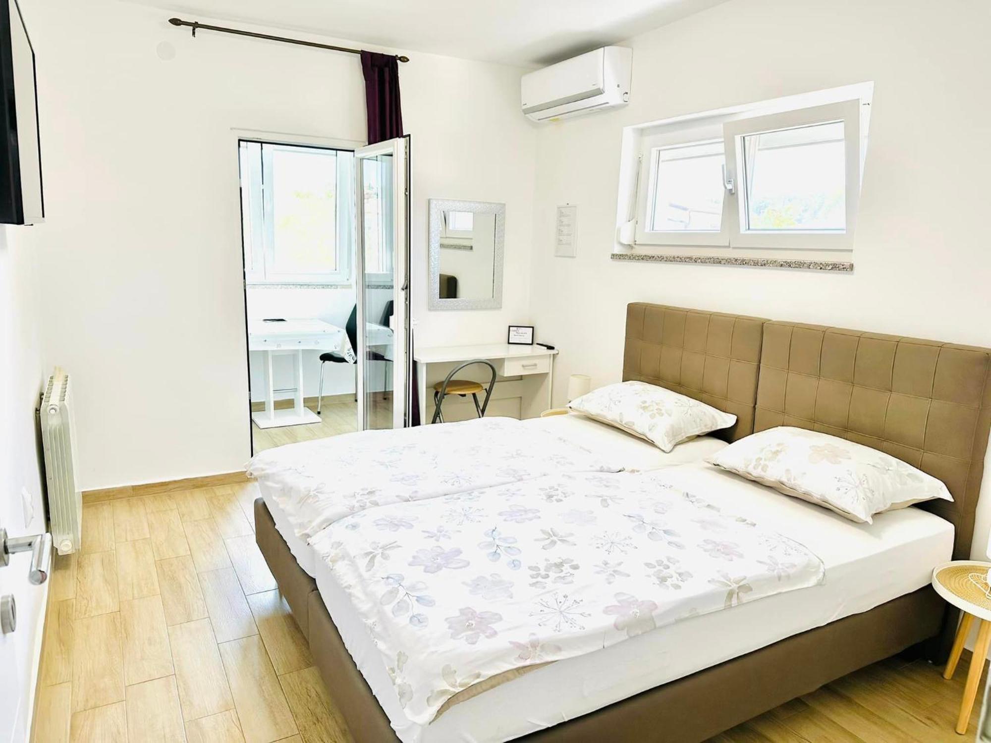 Apartmani Marco,Lukas,Patrick,David,Blizu Centra I Mora Sa Free Privatnim Parkingom Pula Eksteriør billede